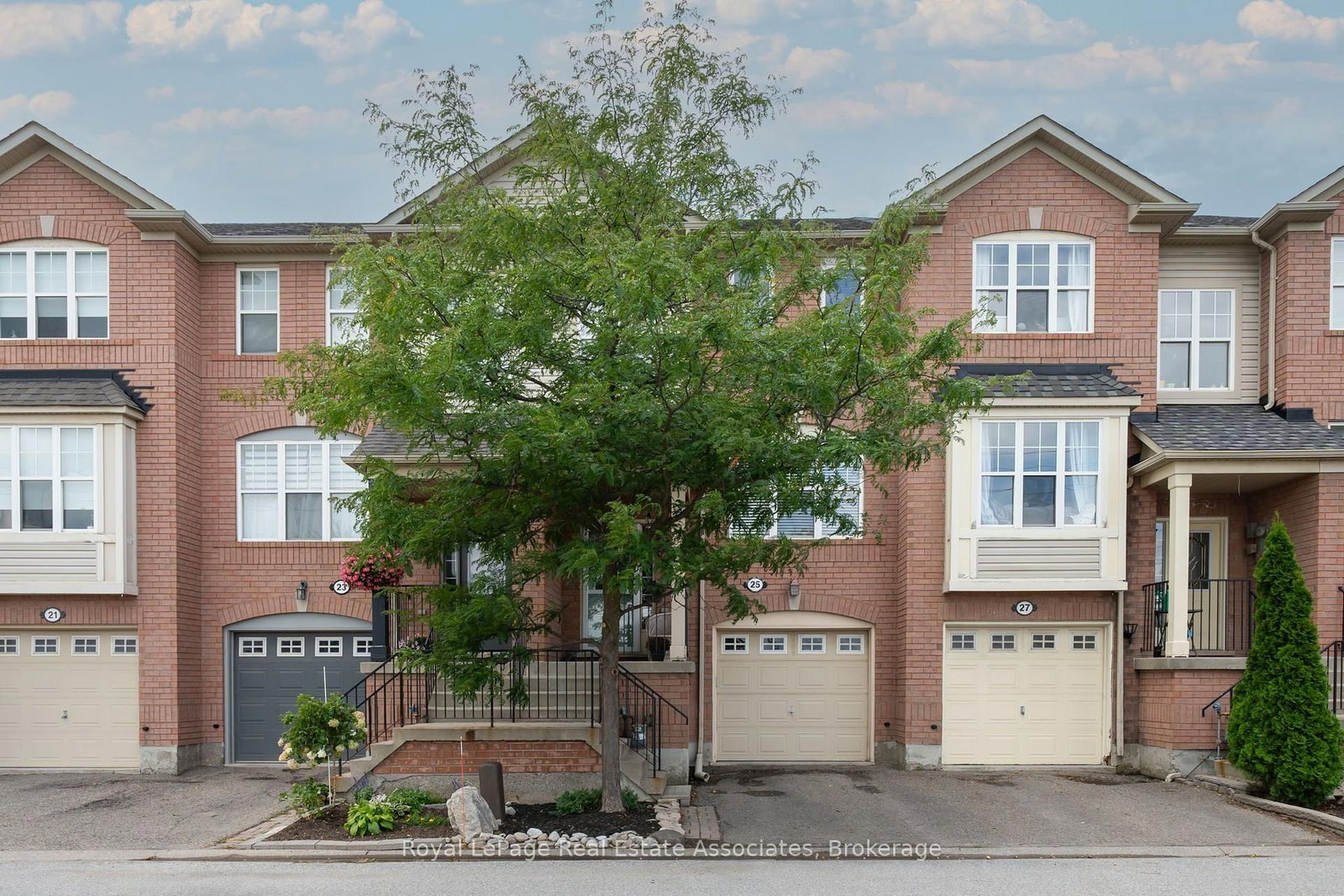 25 Seed House Lane • Halton Hills, ON photo 1