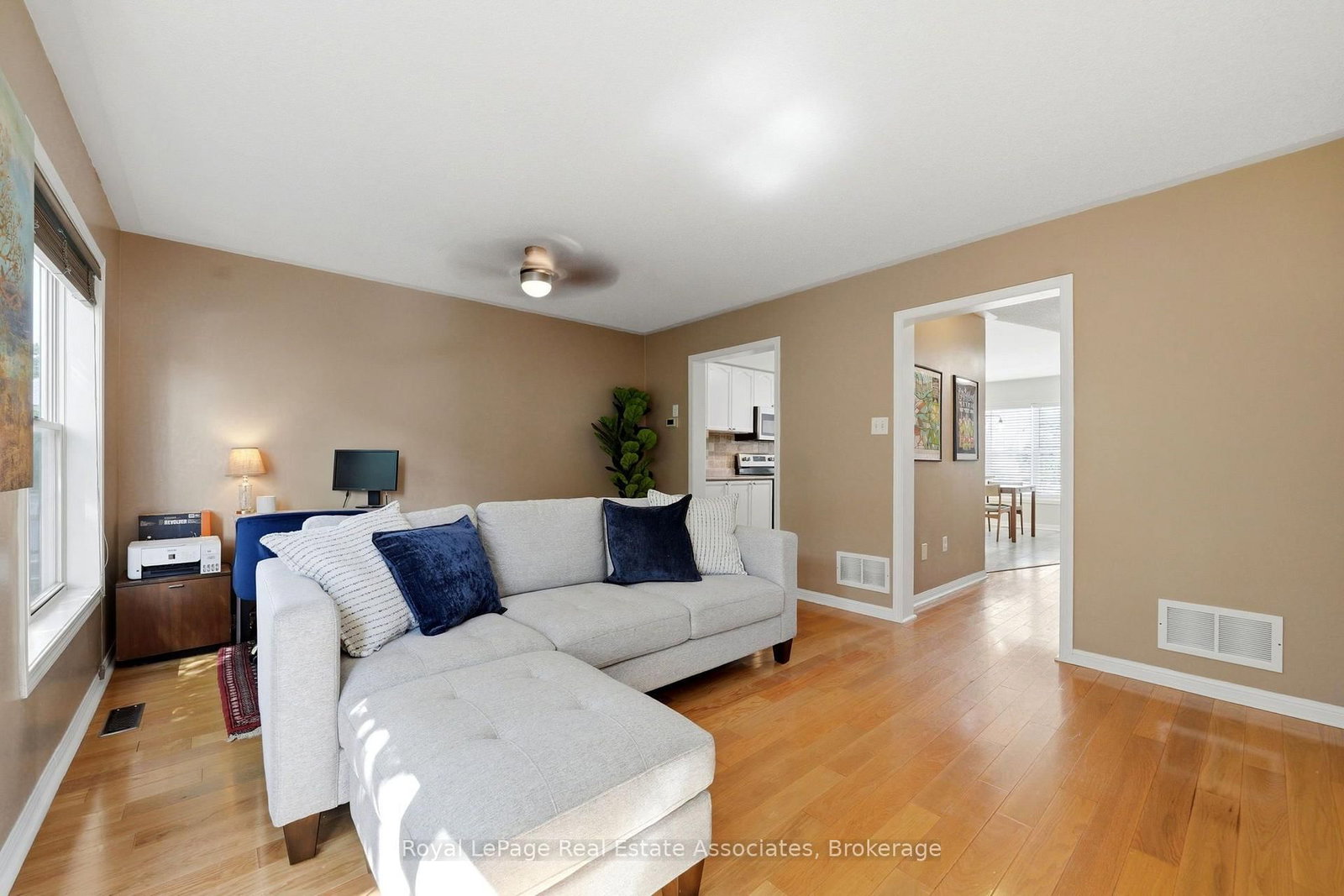 25 Seed House Lane • Halton Hills, ON photo 13