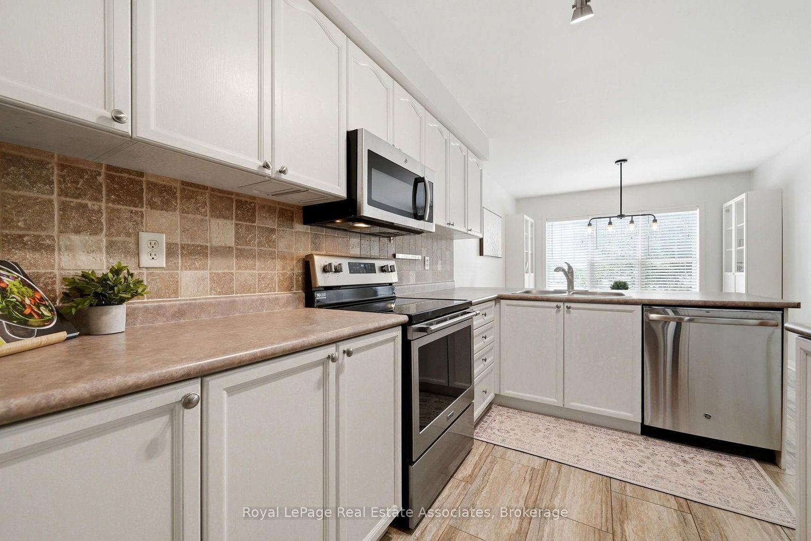 25 Seed House Lane • Halton Hills, ON photo 5
