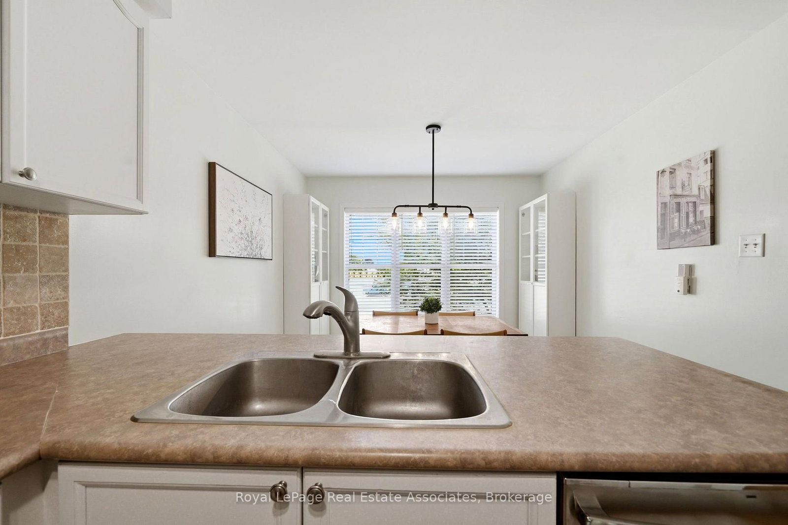 25 Seed House Lane • Halton Hills, ON photo 6