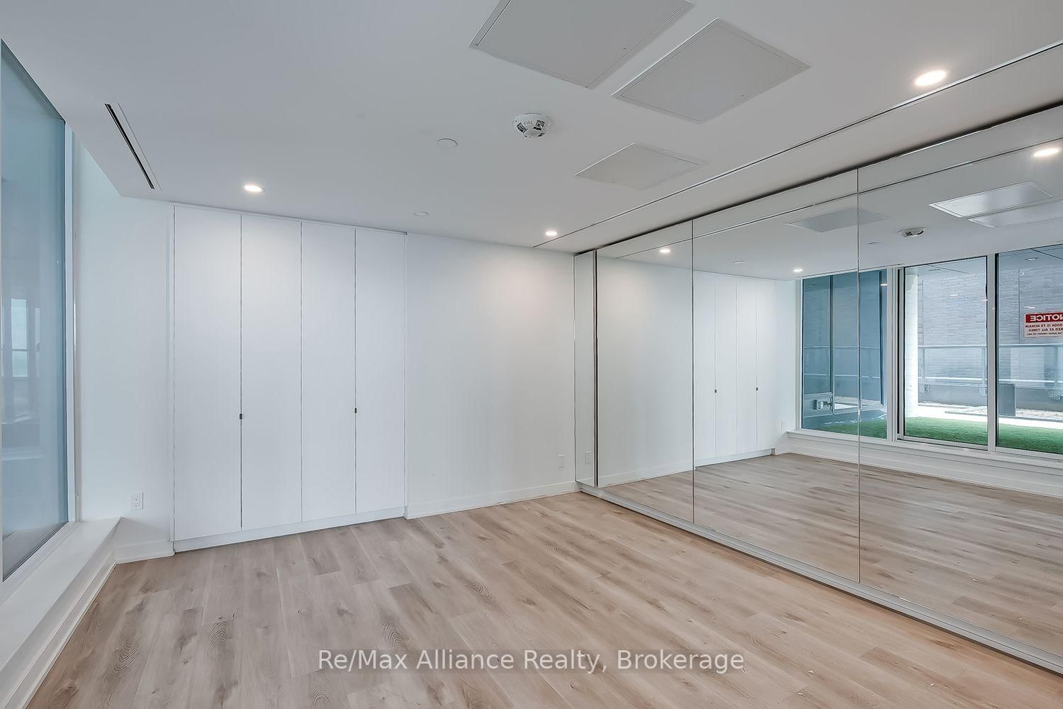 370 Martha Street • #309 • Burlington, ON photo 37
