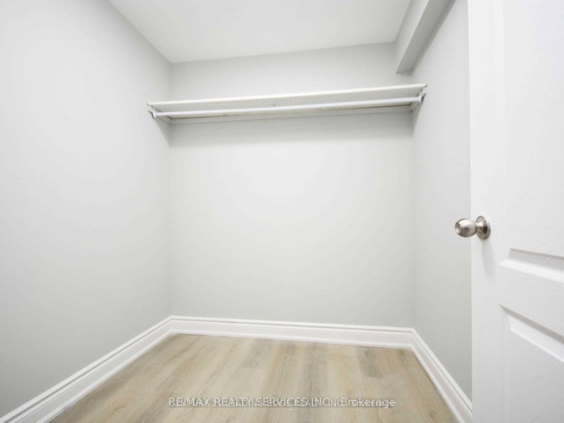 13 Frampton Brampton,ON L7A 4E1 — Photo 9