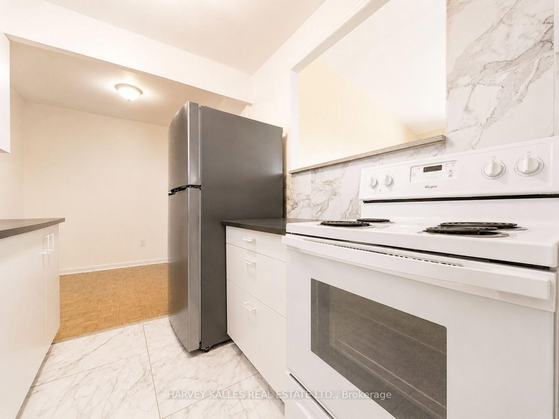 305 - 80 Blackfriar Avenue