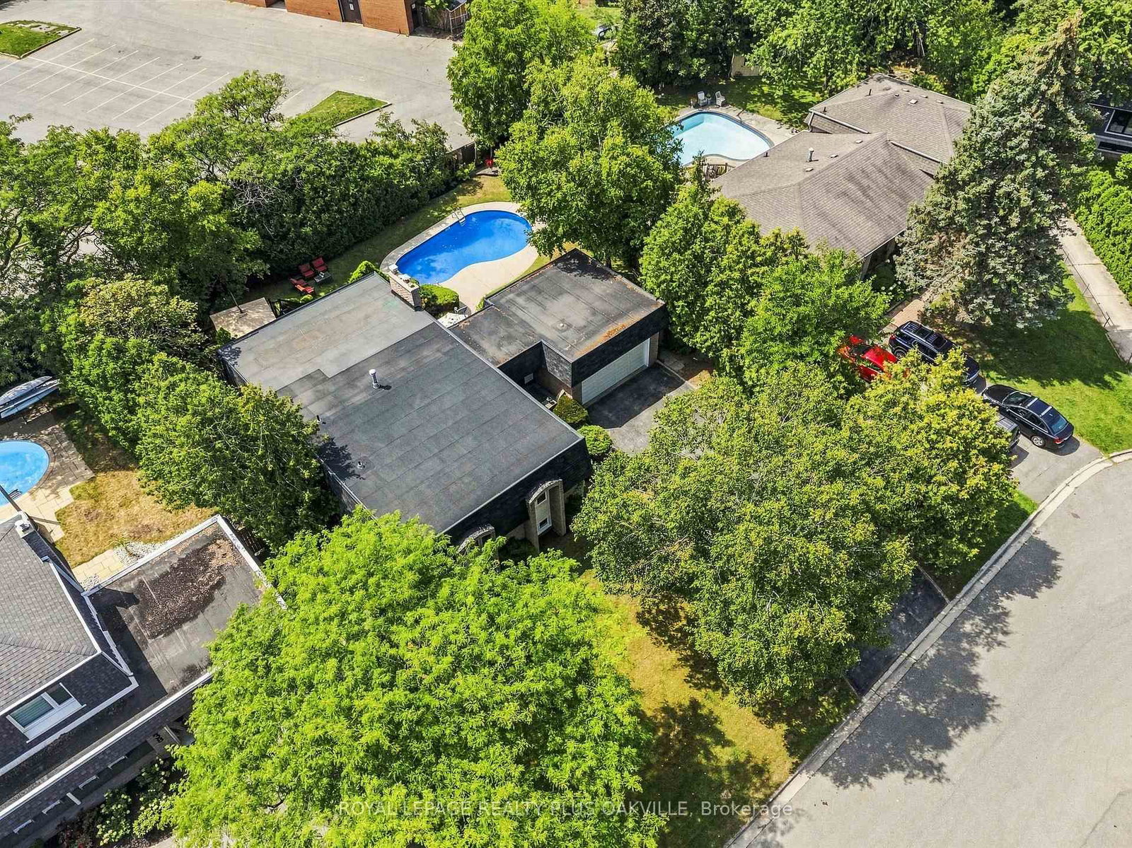 244 Willowridge Court • Oakville, ON photo 47