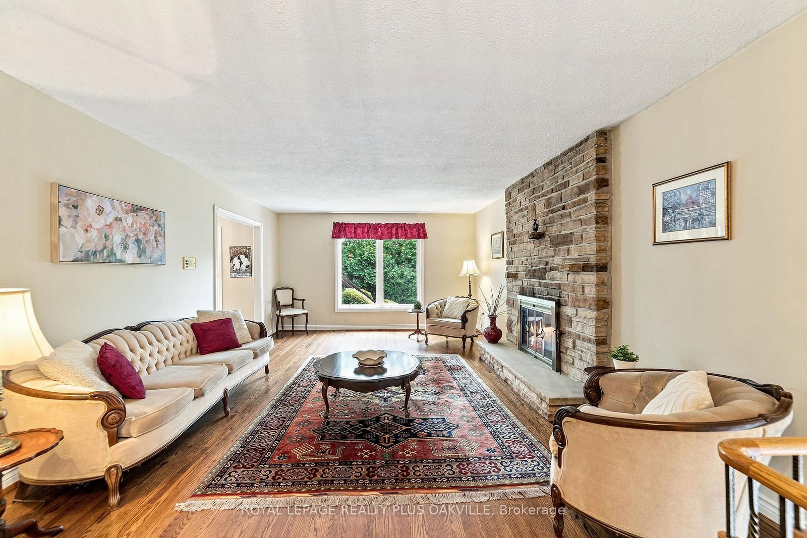 244 Willowridge Court • Oakville, ON photo 8