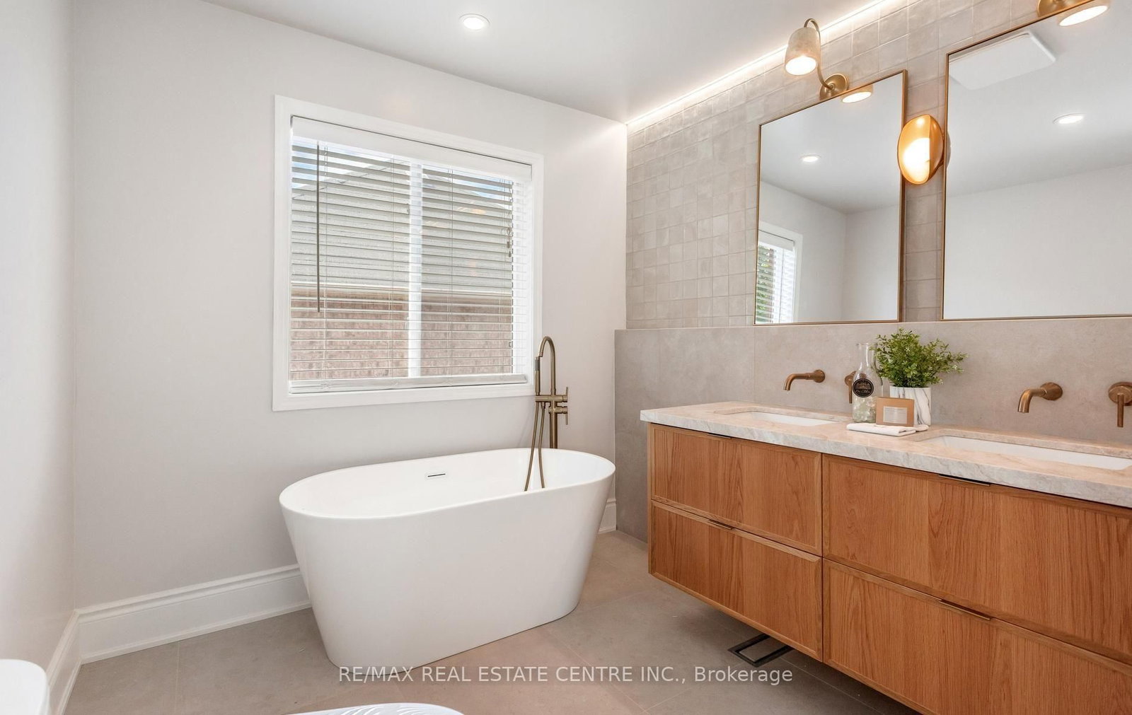 54 Apple Blossom Crescent • Halton Hills, ON photo 33