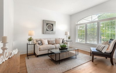 54 Apple Blossom Crescent • Halton Hills, ON photo 6