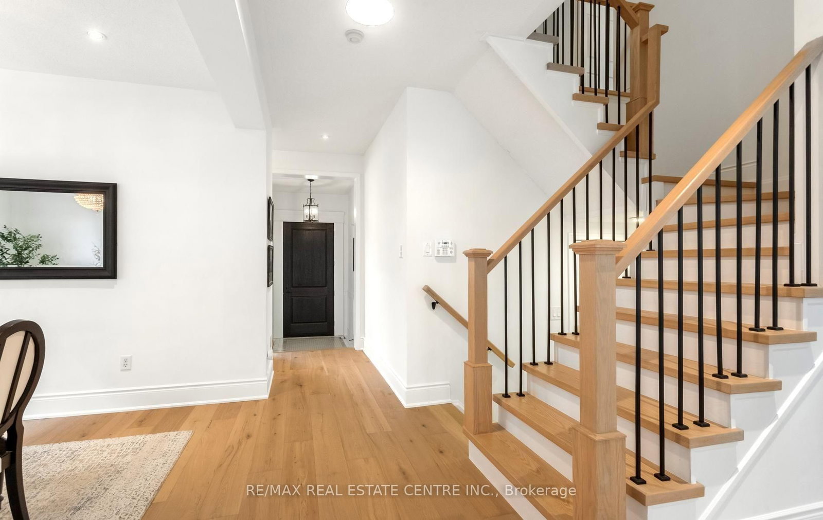 54 Apple Blossom Crescent • Halton Hills, ON photo 8