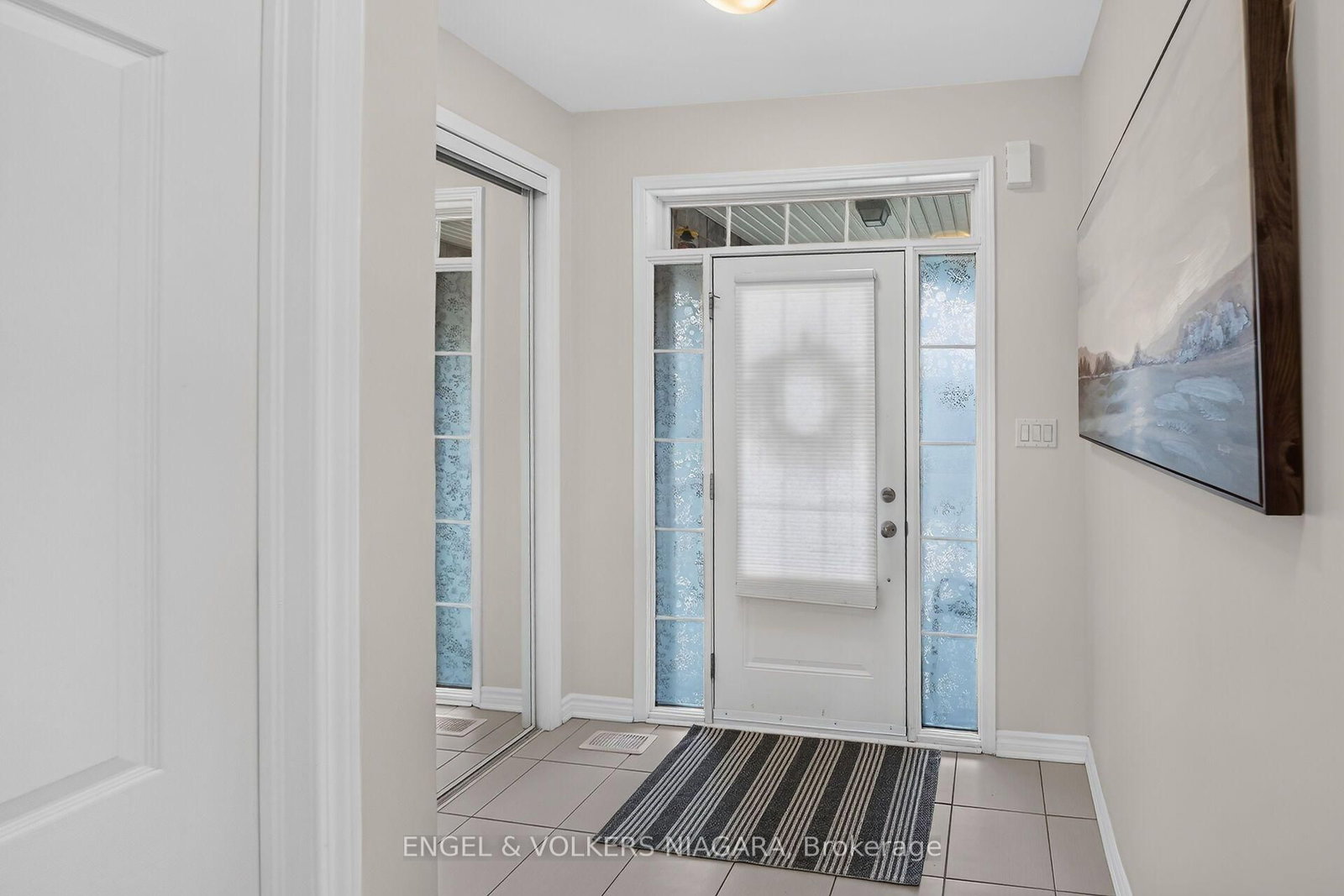 1221 Rose Way S • Milton, ON photo 5