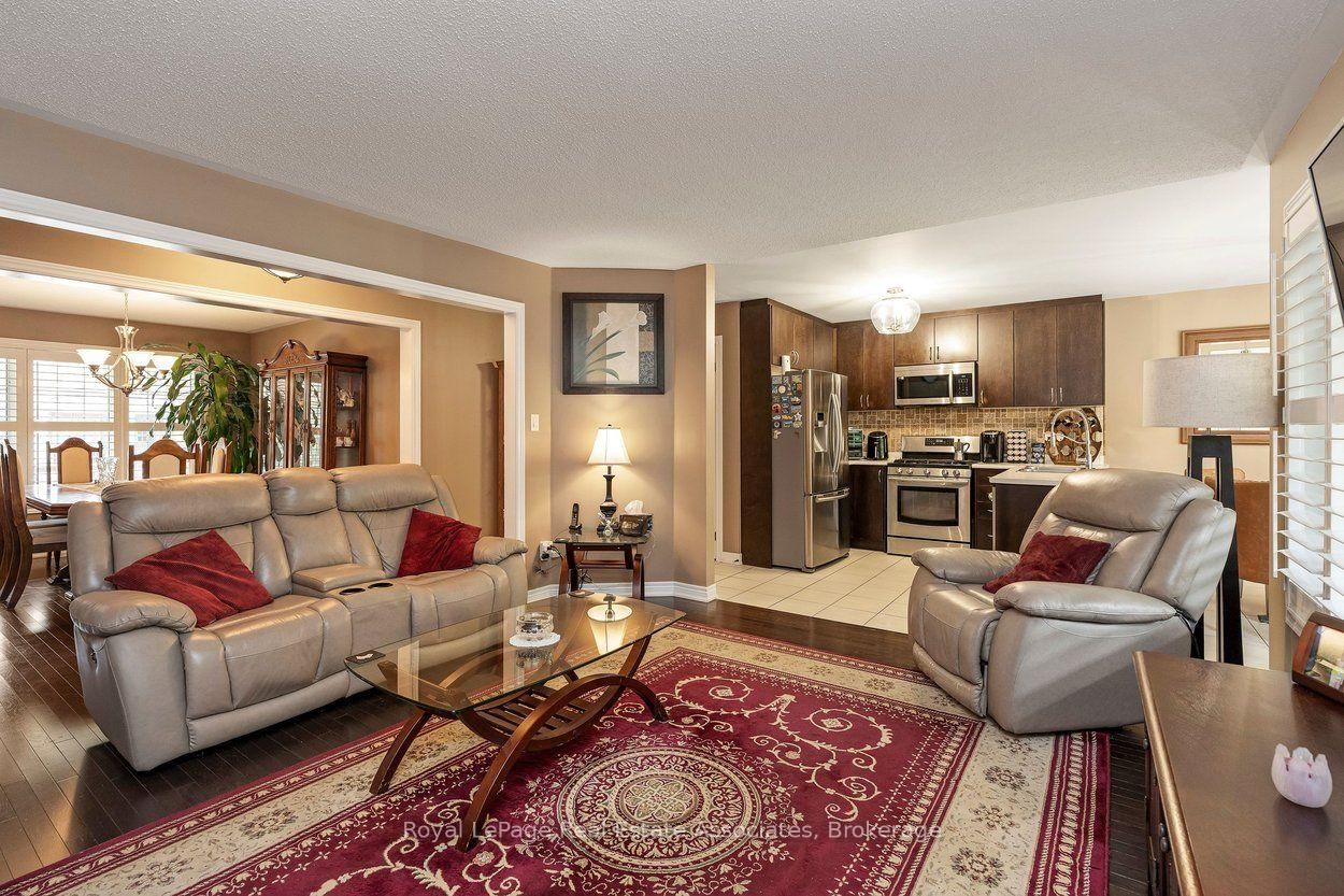 24 Lacorra Way • Brampton, ON photo 9