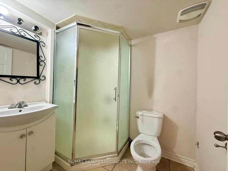525 Novo Star Mississauga,ON L5W 1X8 — Photo 25