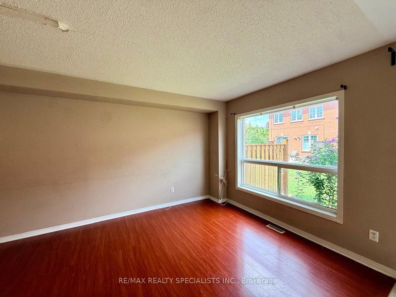 525 Novo Star Mississauga,ON L5W 1X8 — Photo 7