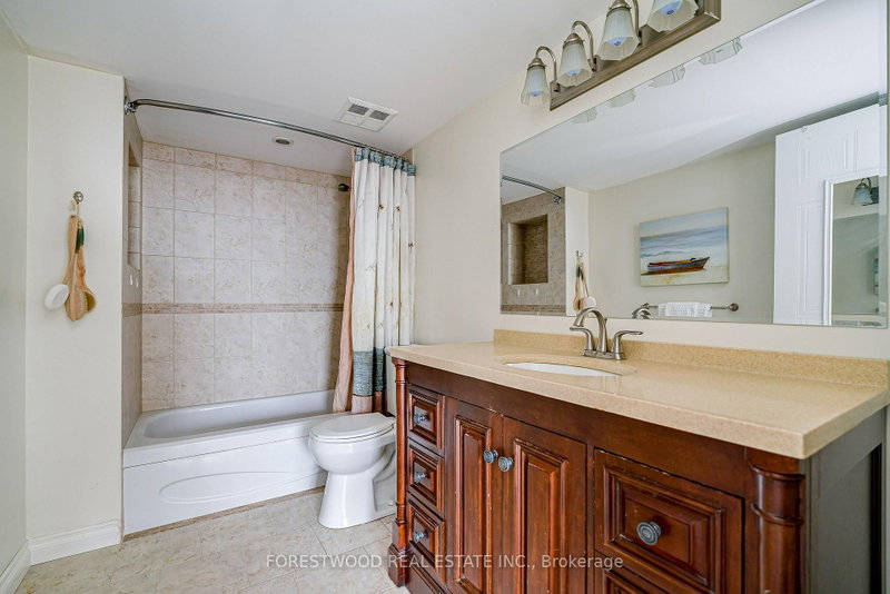 25 Fairview Mississauga,ON L5B 3Y8 — Photo 15