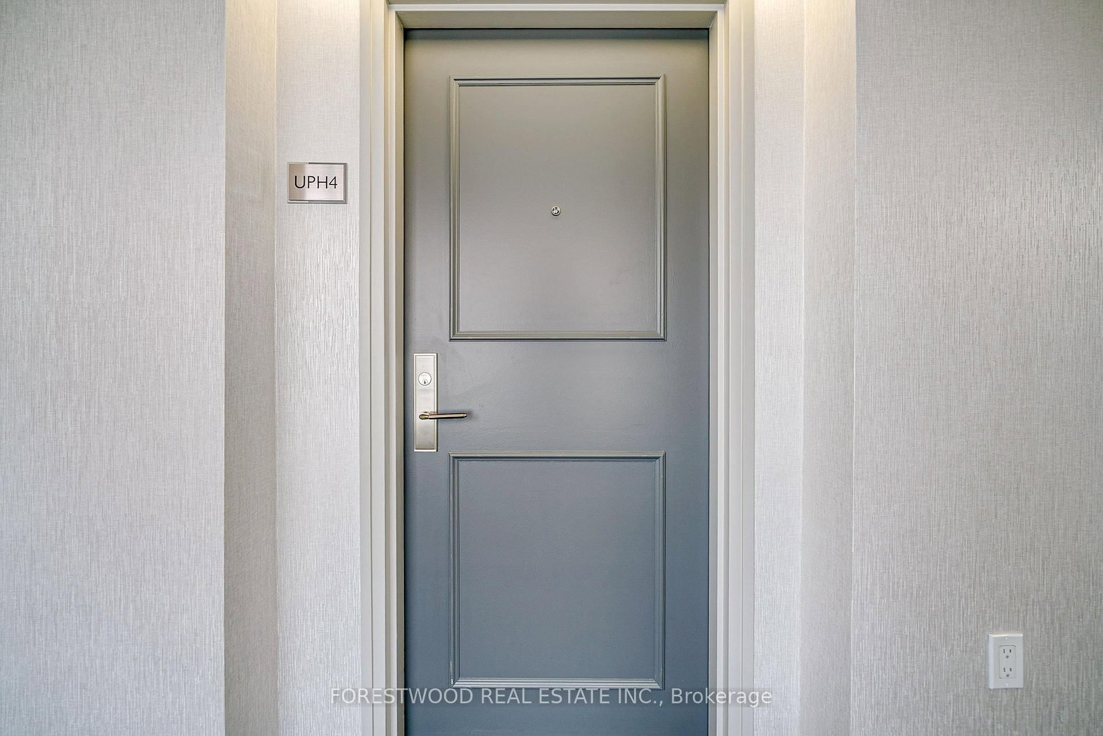 25 Fairview Road W • #UPH4 • Mississauga, ON photo 3