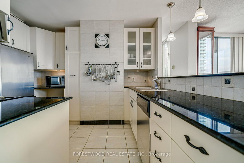 25 Fairview Mississauga,ON L5B 3Y8 — Photo 8