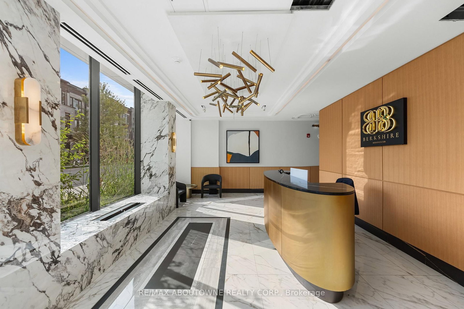 123 Maurice Drive • #214 • Oakville, ON photo 3