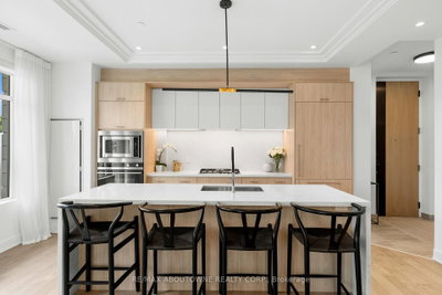 123 Maurice Drive • #214 • Oakville, ON photo 8