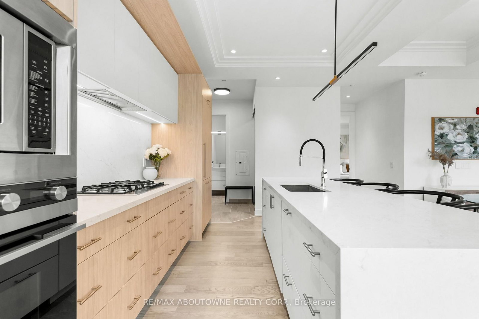 123 Maurice Drive • #214 • Oakville, ON photo 9