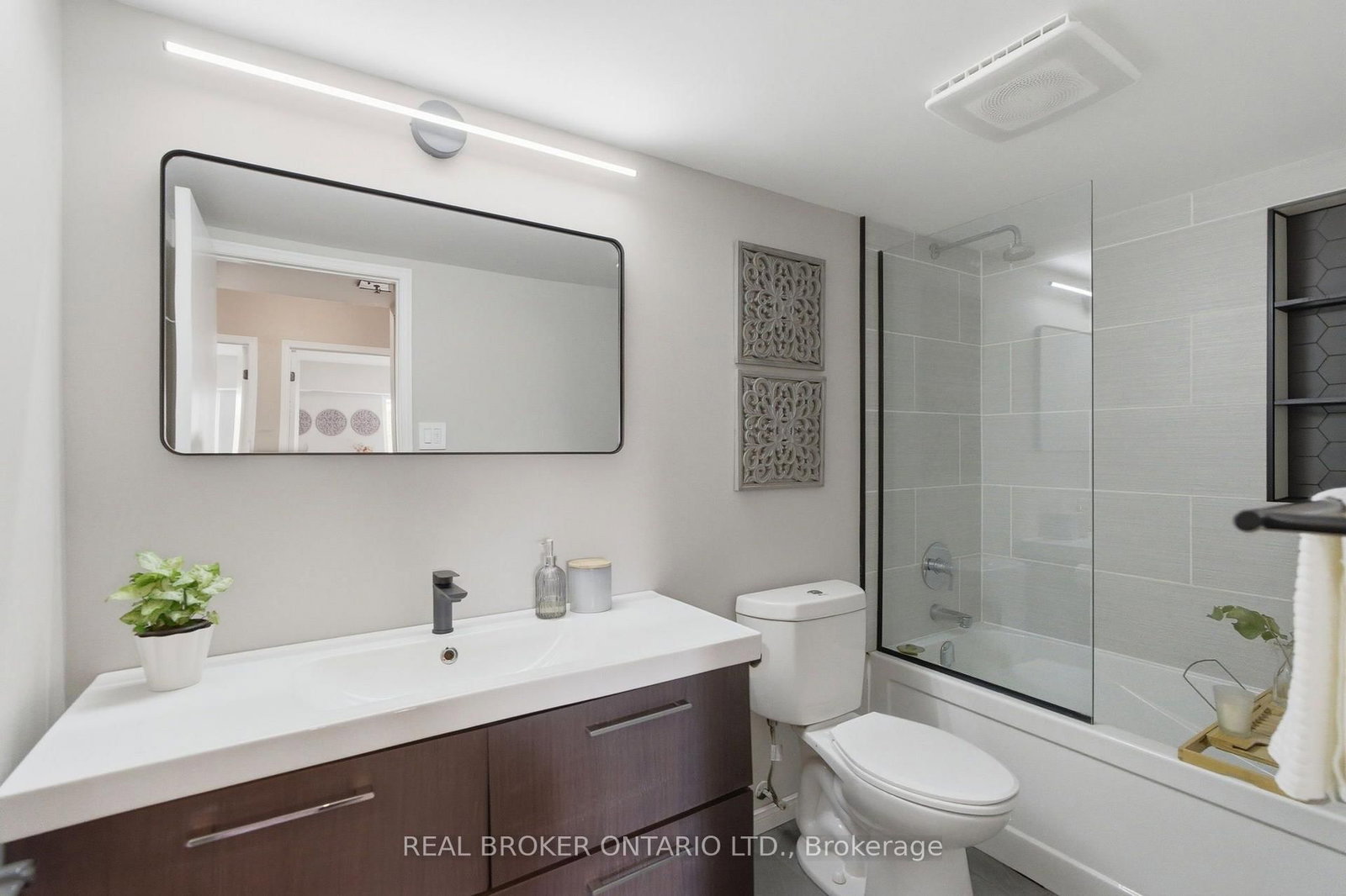 211 Forum Drive • #302C • Mississauga, ON photo 19