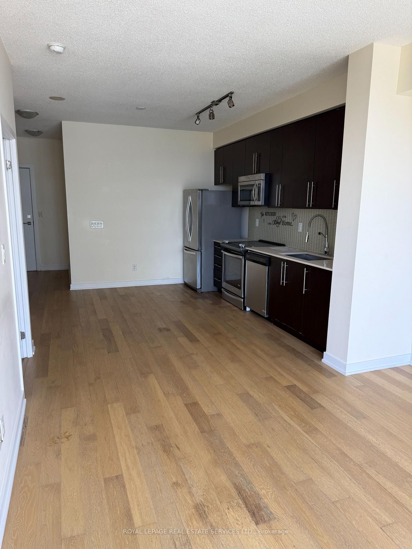 4011 Brickstone Mews • #3308 • Mississauga, ON photo 3