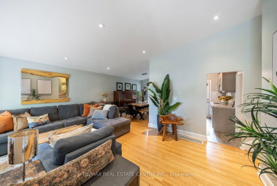 14 Lawrence Crescent • Brampton, ON photo 4