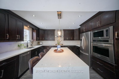 2088 Perran Mississauga,ON L5K 2R4 — Photo 11