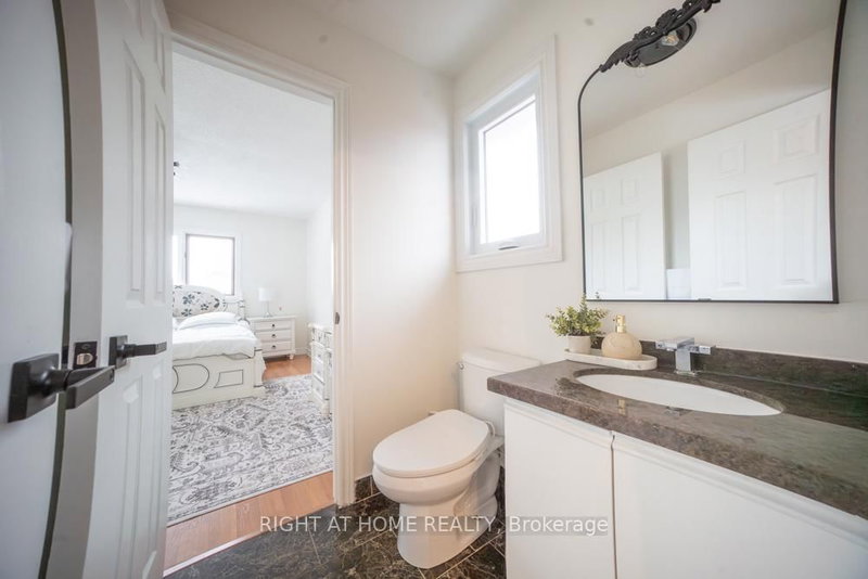 2088 Perran Mississauga,ON L5K 2R4 — Photo 39