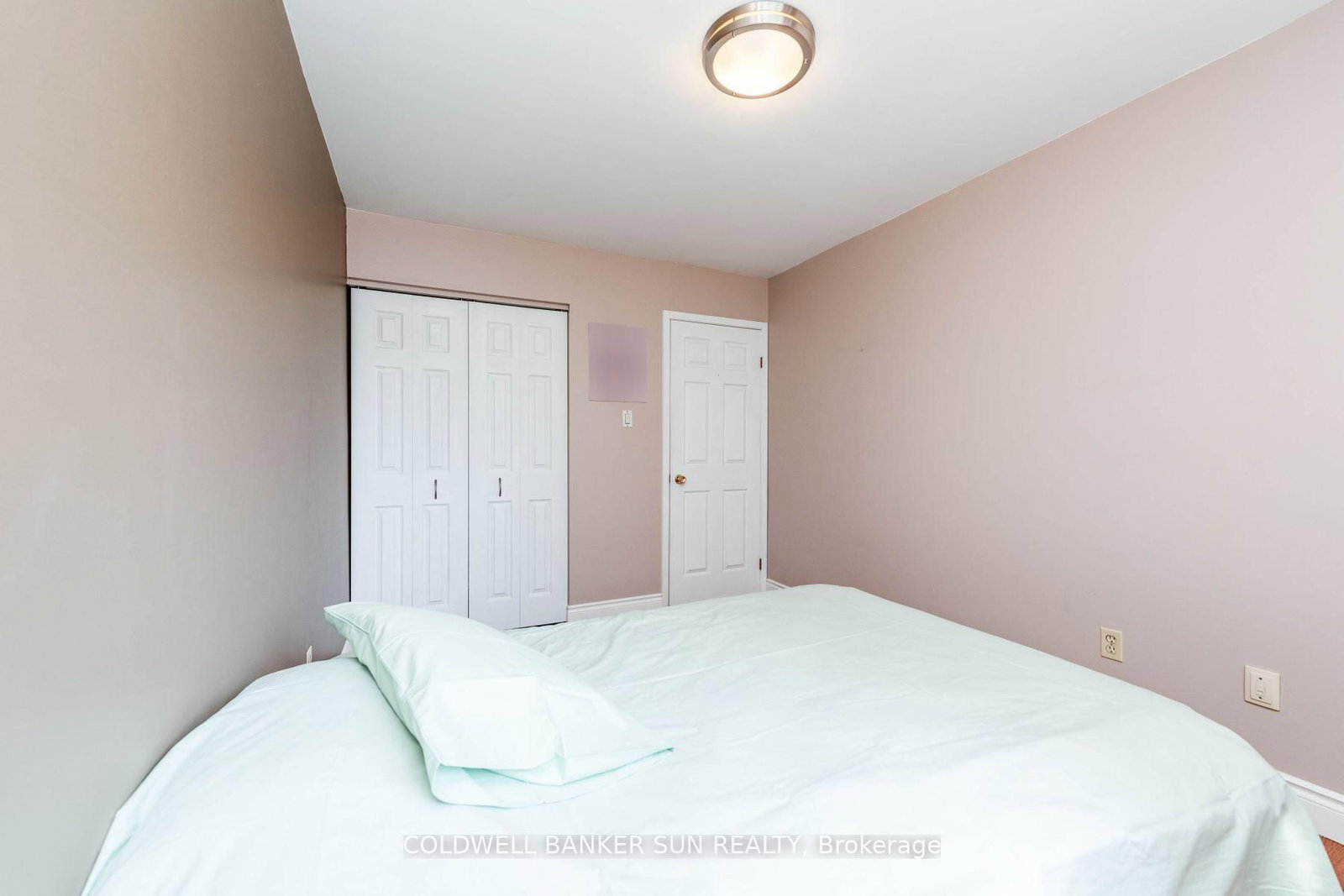 2483 Yarmouth Crescent • Oakville, ON photo 17