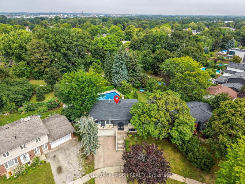 2483 Yarmouth Crescent