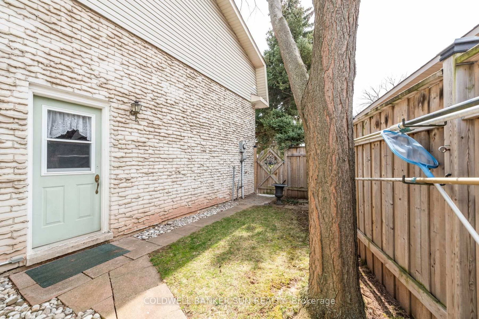2483 Yarmouth Crescent • Oakville, ON photo 37