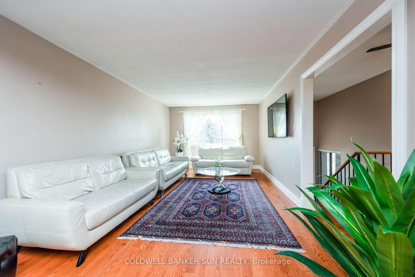 2483 Yarmouth Crescent • Oakville, ON photo 5