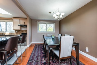 2483 Yarmouth Crescent • Oakville, ON photo 8