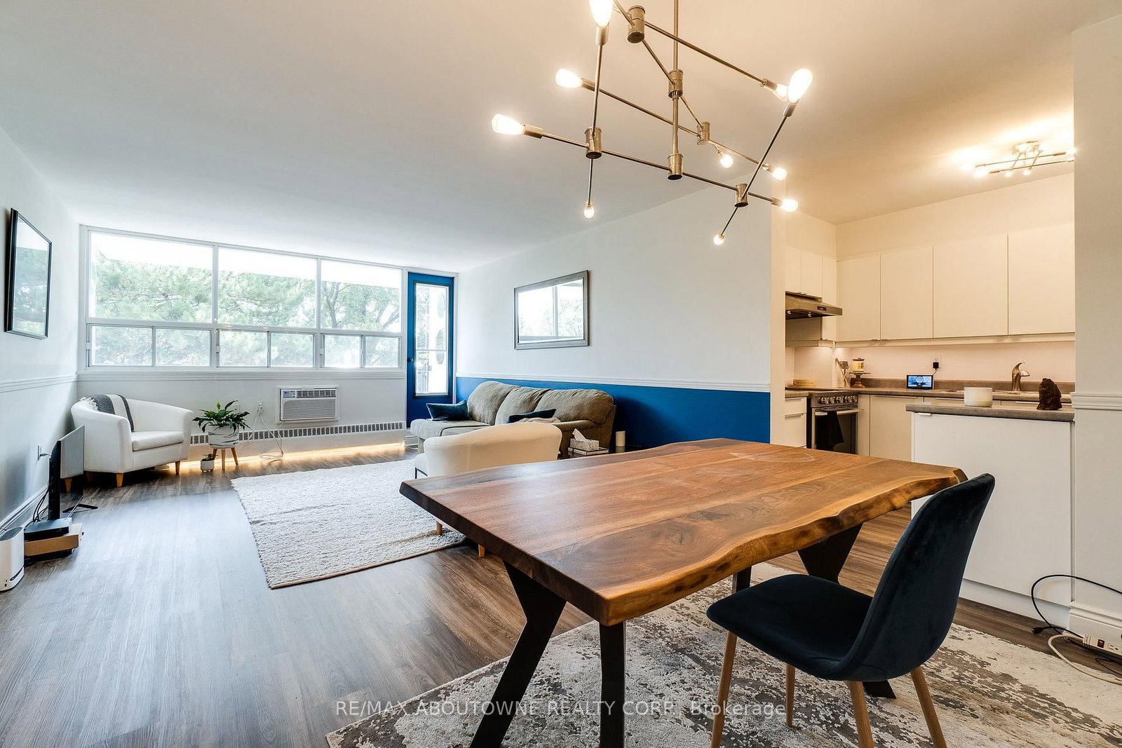 212 Kerr Street • #507 • Oakville, ON photo 16