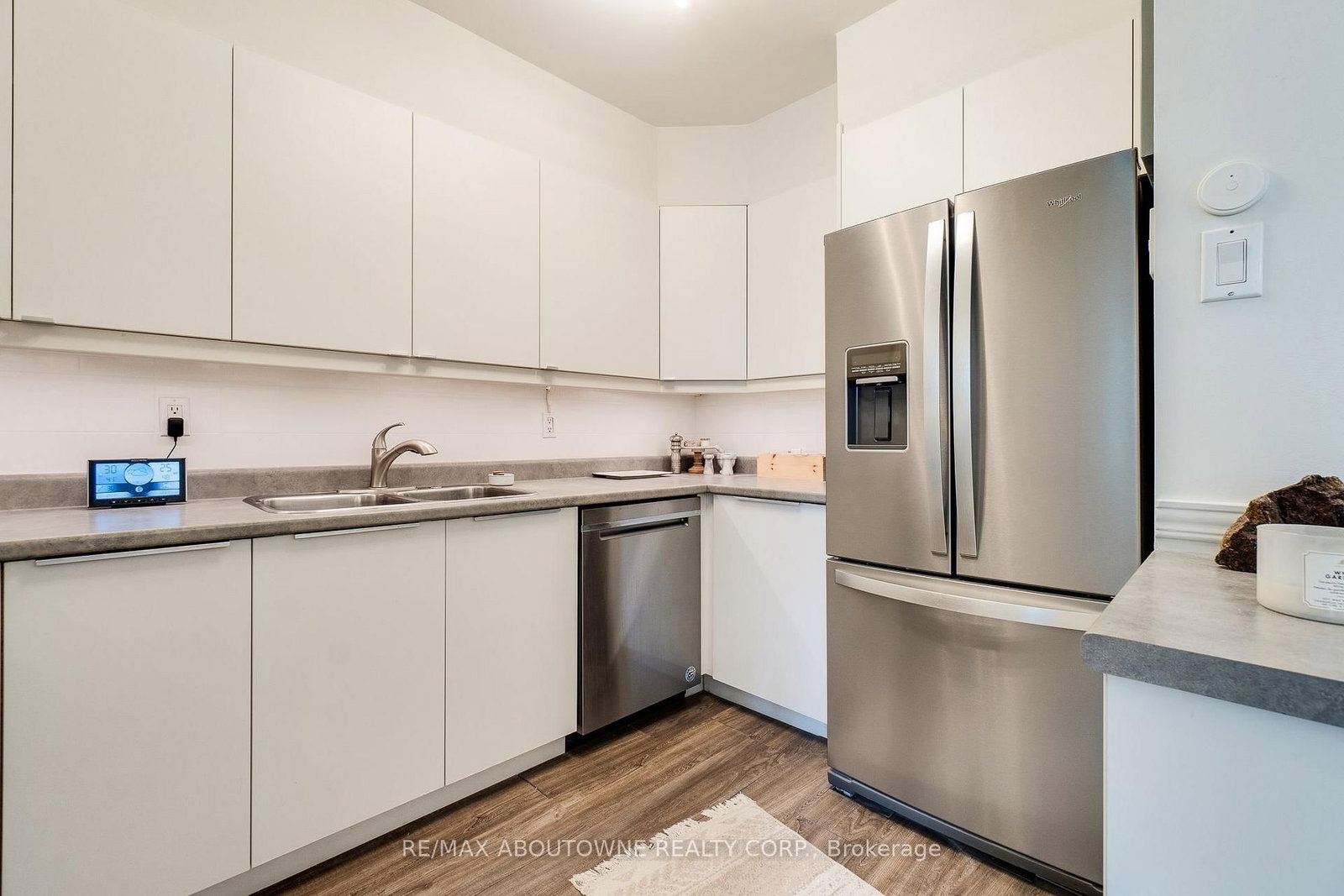 212 Kerr Street • #507 • Oakville, ON photo 19