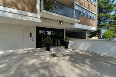 212 Kerr Street • #507 • Oakville, ON photo 3