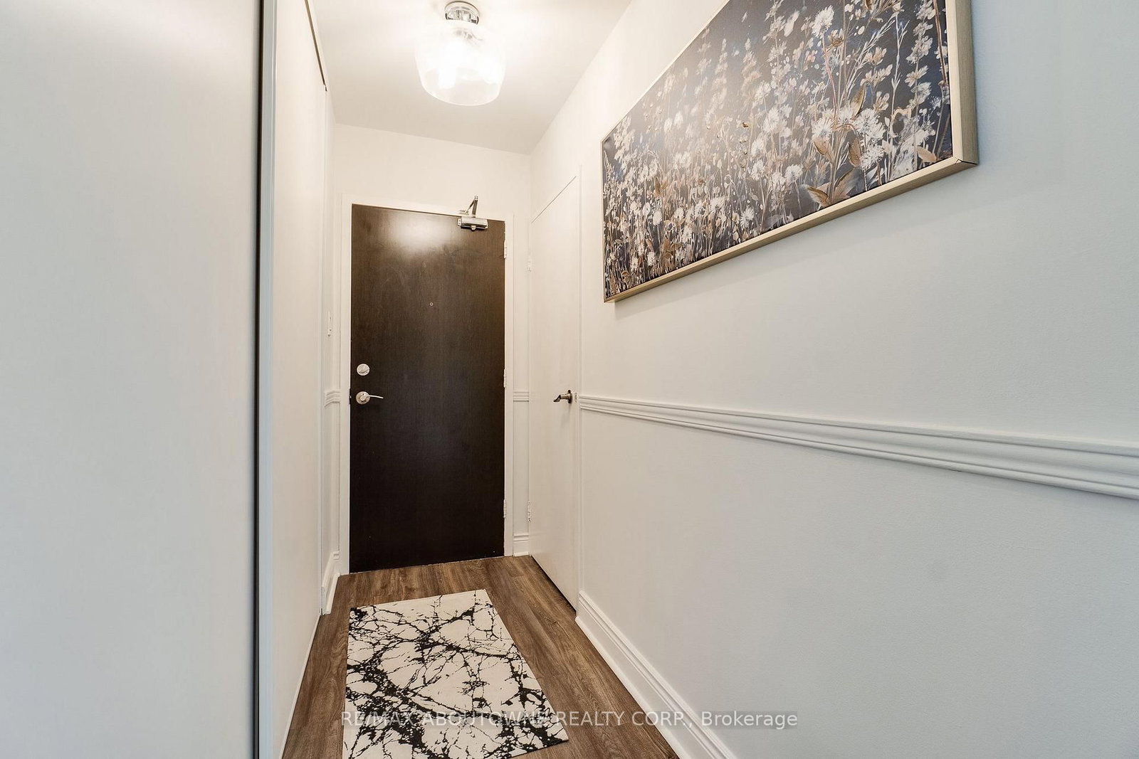 212 Kerr Street • #507 • Oakville, ON photo 4