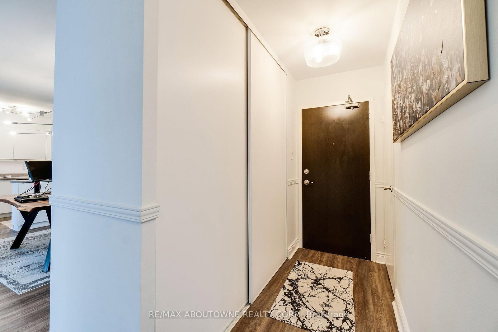 212 Kerr Street • #507 • Oakville, ON photo 5