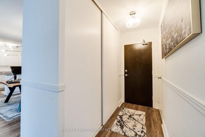 212 Kerr Street • #507 • Oakville, ON photo 5