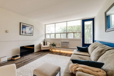 212 Kerr Street • #507 • Oakville, ON photo 9