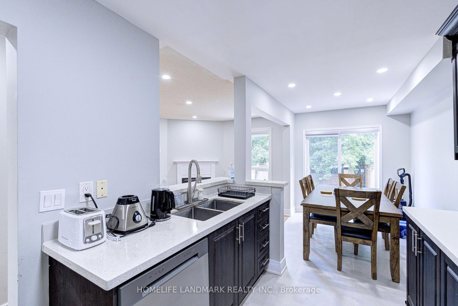 1192 Prestonwood Crescent • Mississauga, ON photo 10