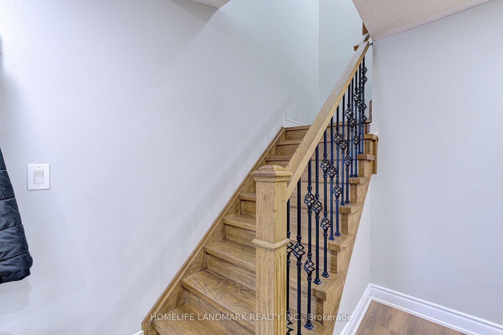 1192 Prestonwood Crescent • Mississauga, ON photo 12