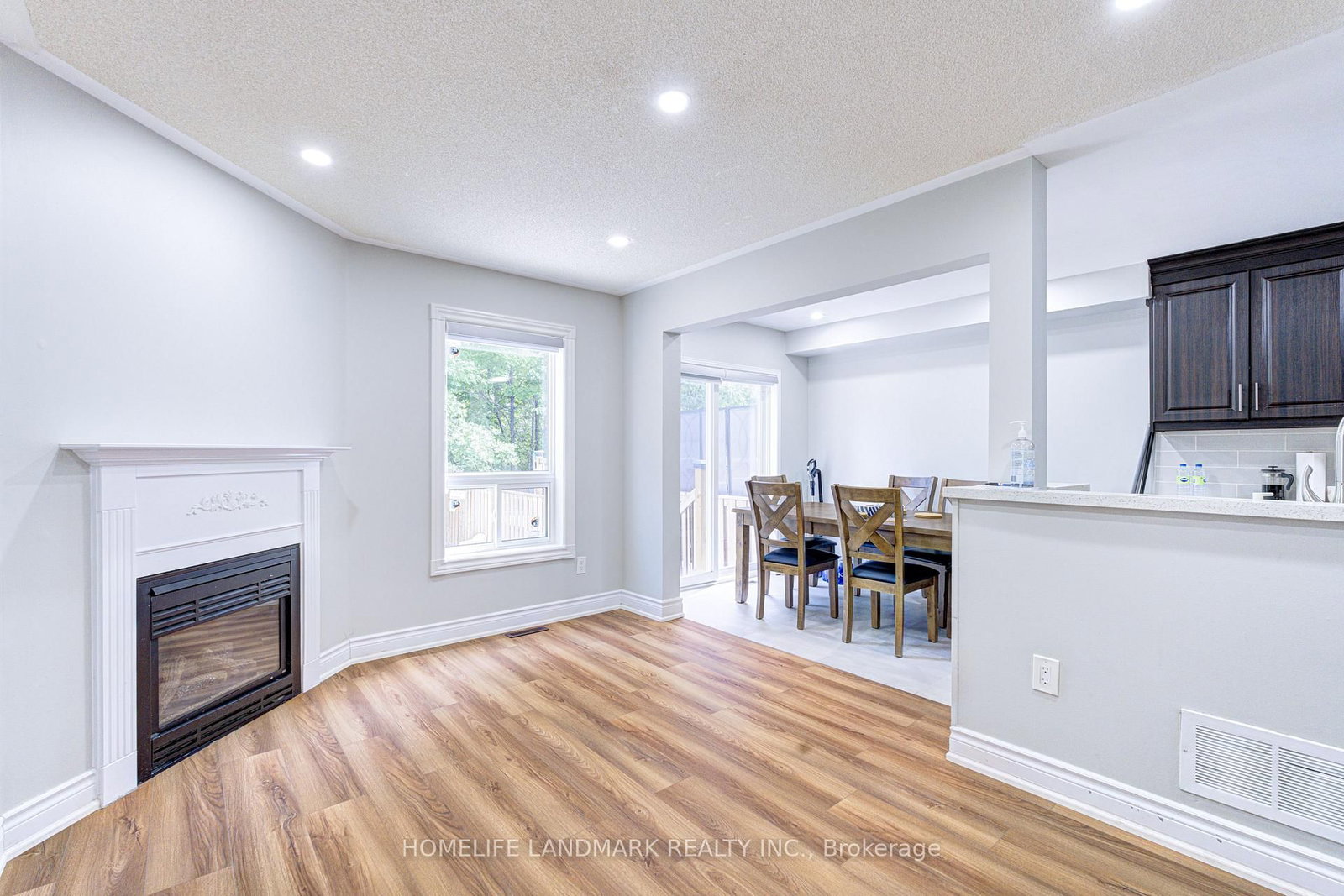 1192 Prestonwood Crescent • Mississauga, ON photo 5