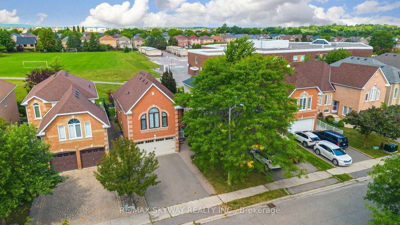 25 Woodcreek Drive