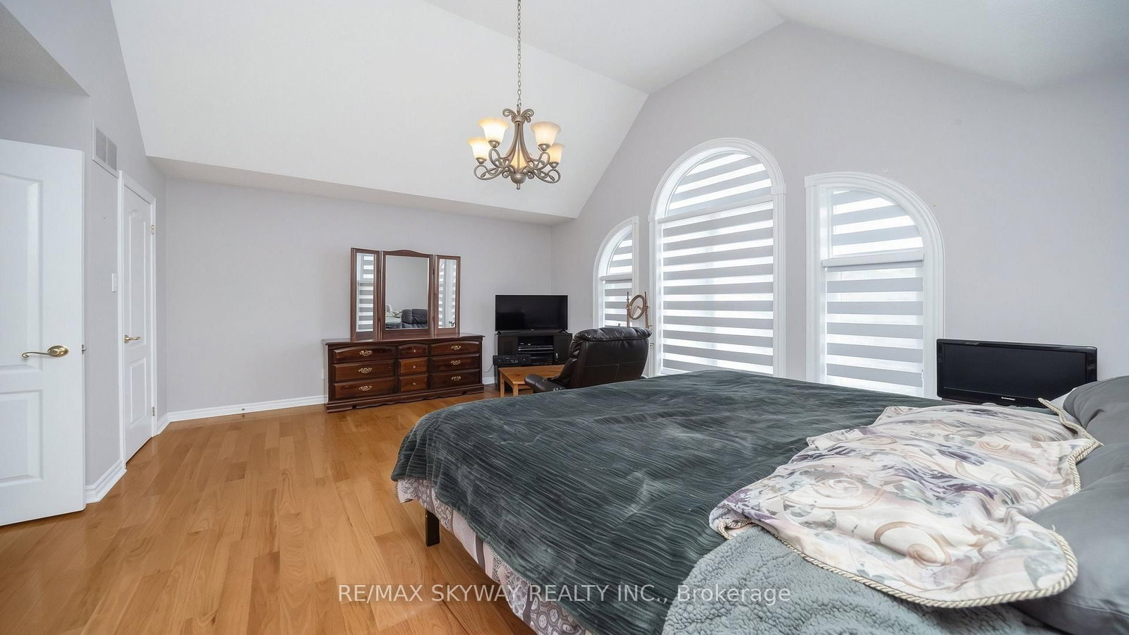 25 Woodcreek Drive • Brampton, ON photo 33