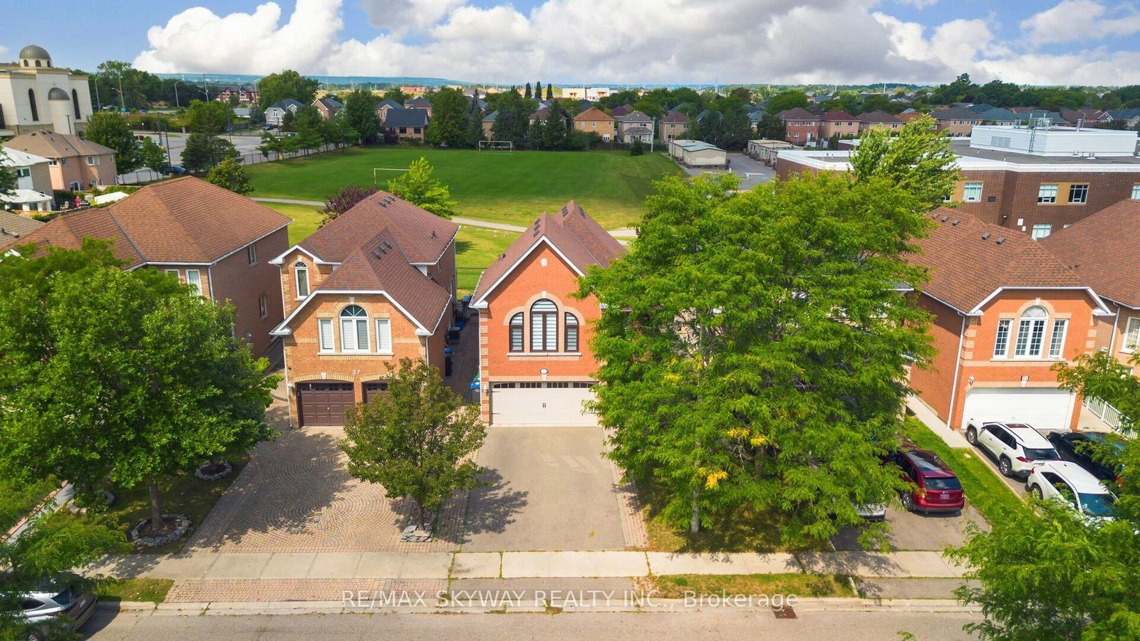 25 Woodcreek Drive • Brampton, ON photo 5