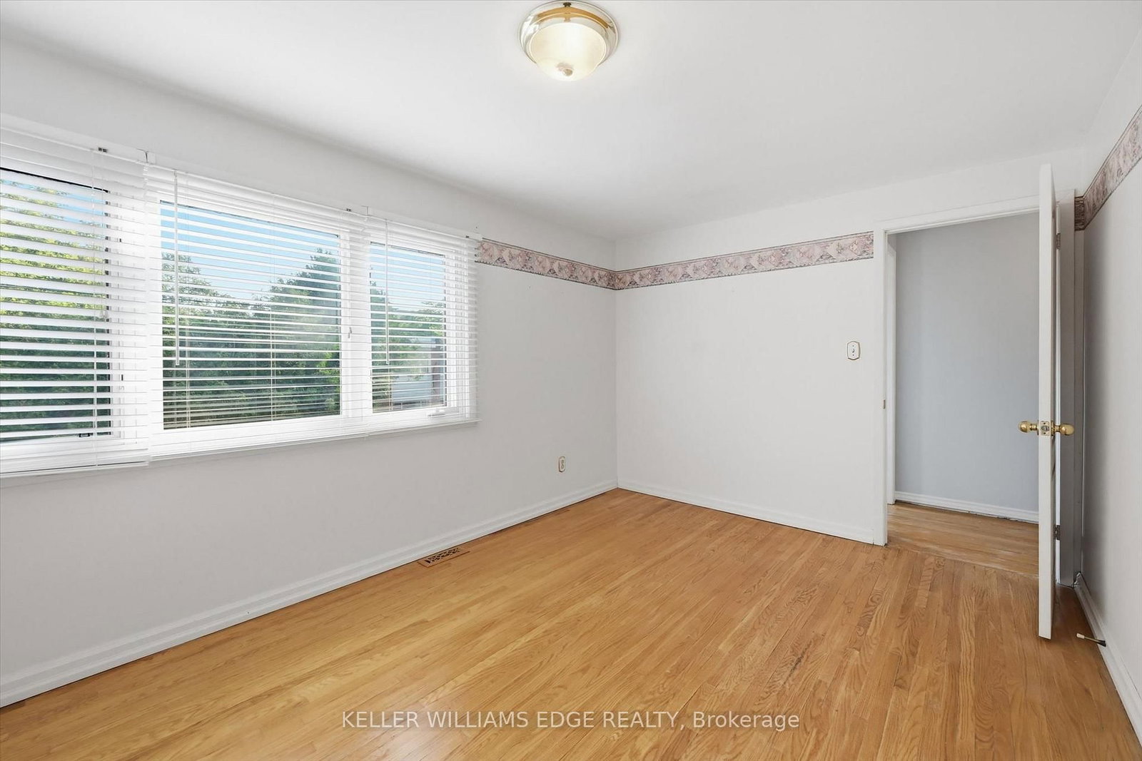 2367 Maryvale Court • Burlington, ON photo 22