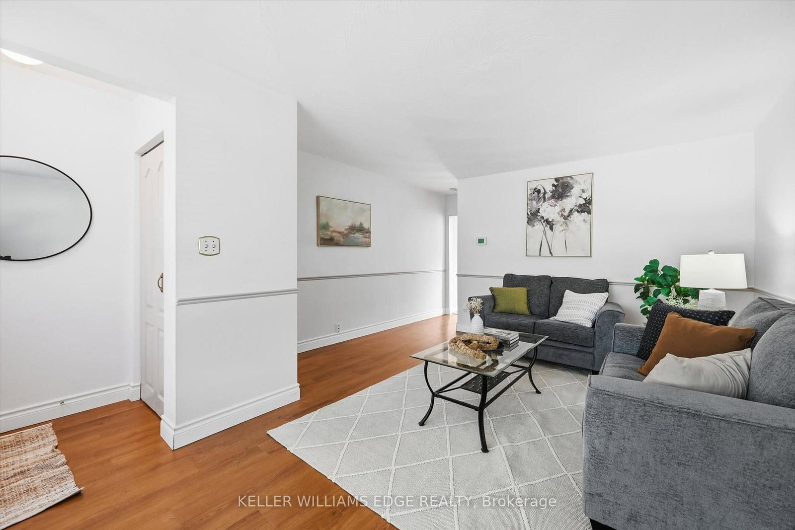 2367 Maryvale Court • Burlington, ON photo 5