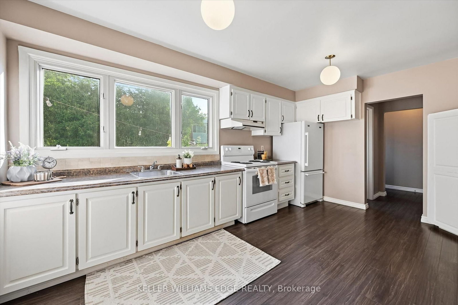 2367 Maryvale Court • Burlington, ON photo 8