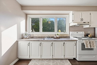 2367 Maryvale Court • Burlington, ON photo 9