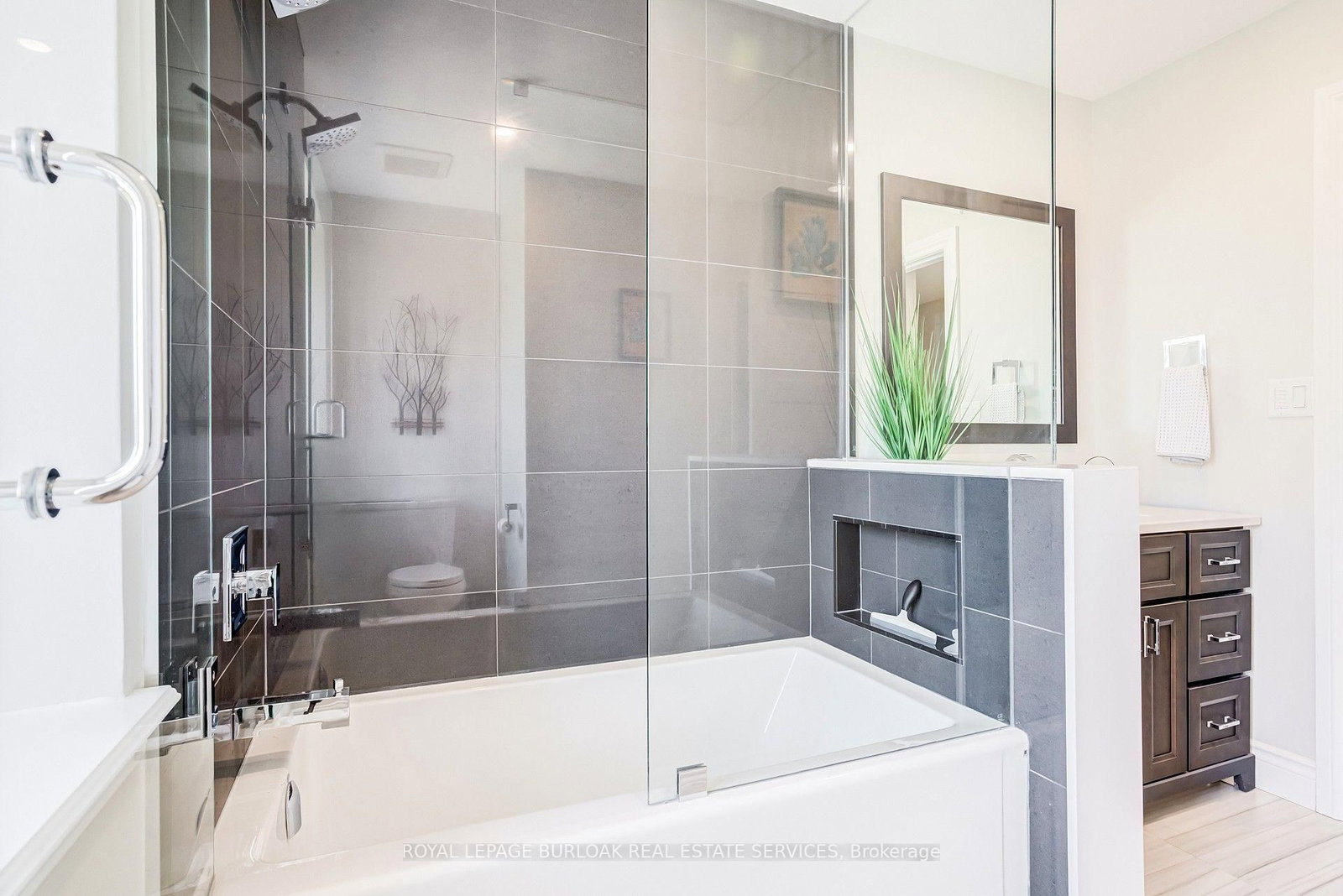 3202 Munson Crescent • Burlington, ON photo 28